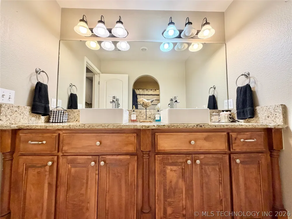 306 Hickory Drive Tahlequah, OK 74464