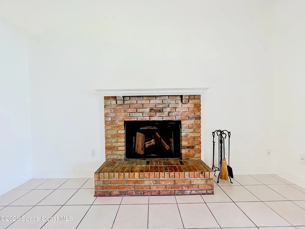 2645 Rolling Broak Drive Orlando, FL 32837