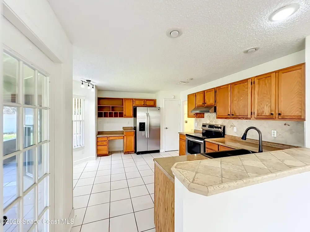2645 Rolling Broak Drive Orlando, FL 32837