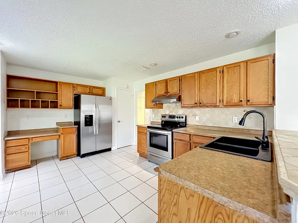 2645 Rolling Broak Drive Orlando, FL 32837