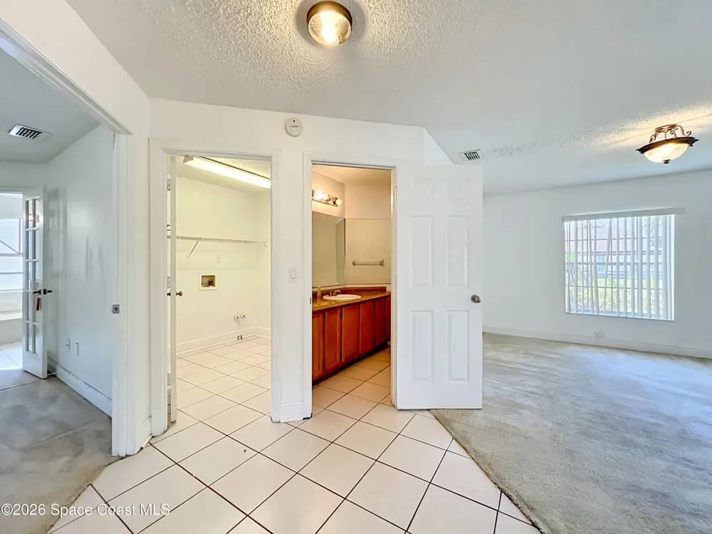 2645 Rolling Broak Drive Orlando, FL 32837