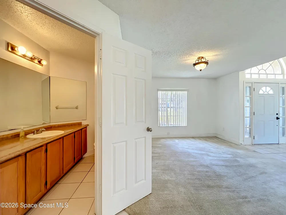 2645 Rolling Broak Drive Orlando, FL 32837