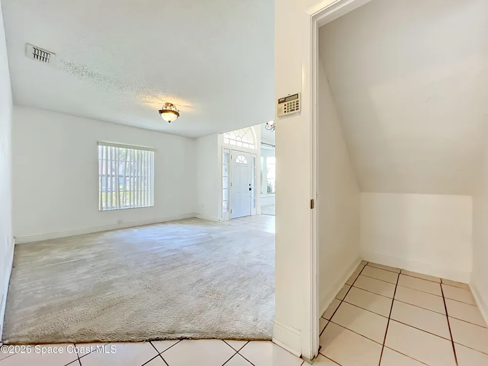 2645 Rolling Broak Drive Orlando, FL 32837