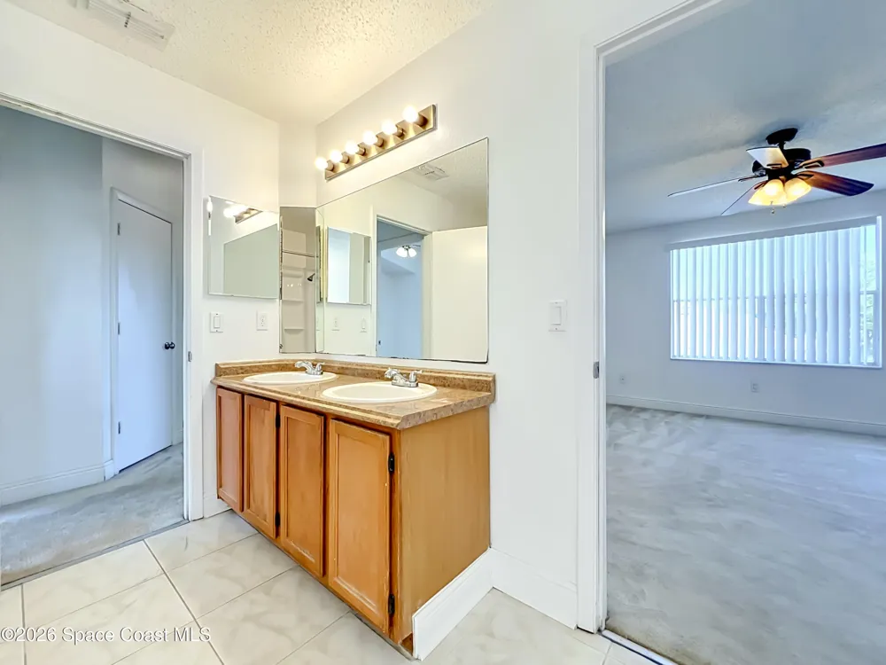 2645 Rolling Broak Drive Orlando, FL 32837