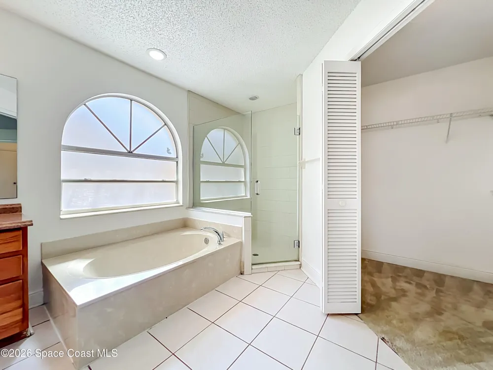 2645 Rolling Broak Drive Orlando, FL 32837
