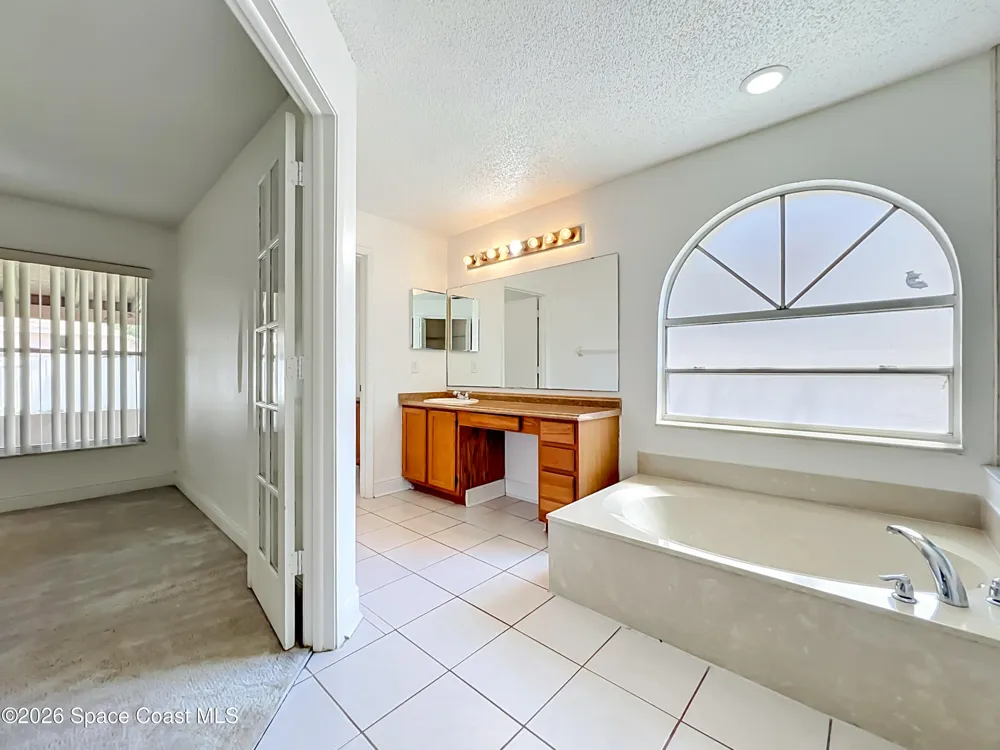 2645 Rolling Broak Drive Orlando, FL 32837