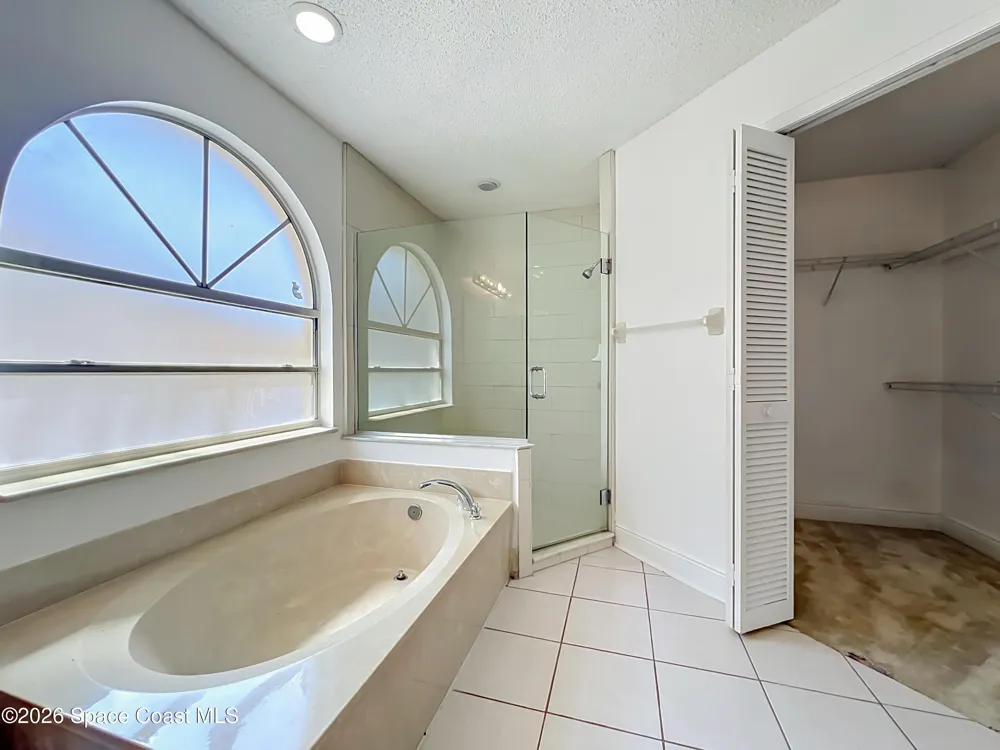 2645 Rolling Broak Drive Orlando, FL 32837