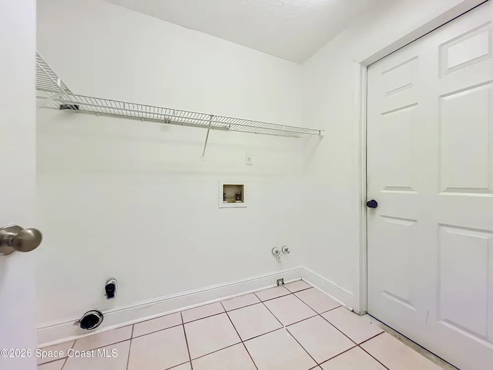 2645 Rolling Broak Drive Orlando, FL 32837