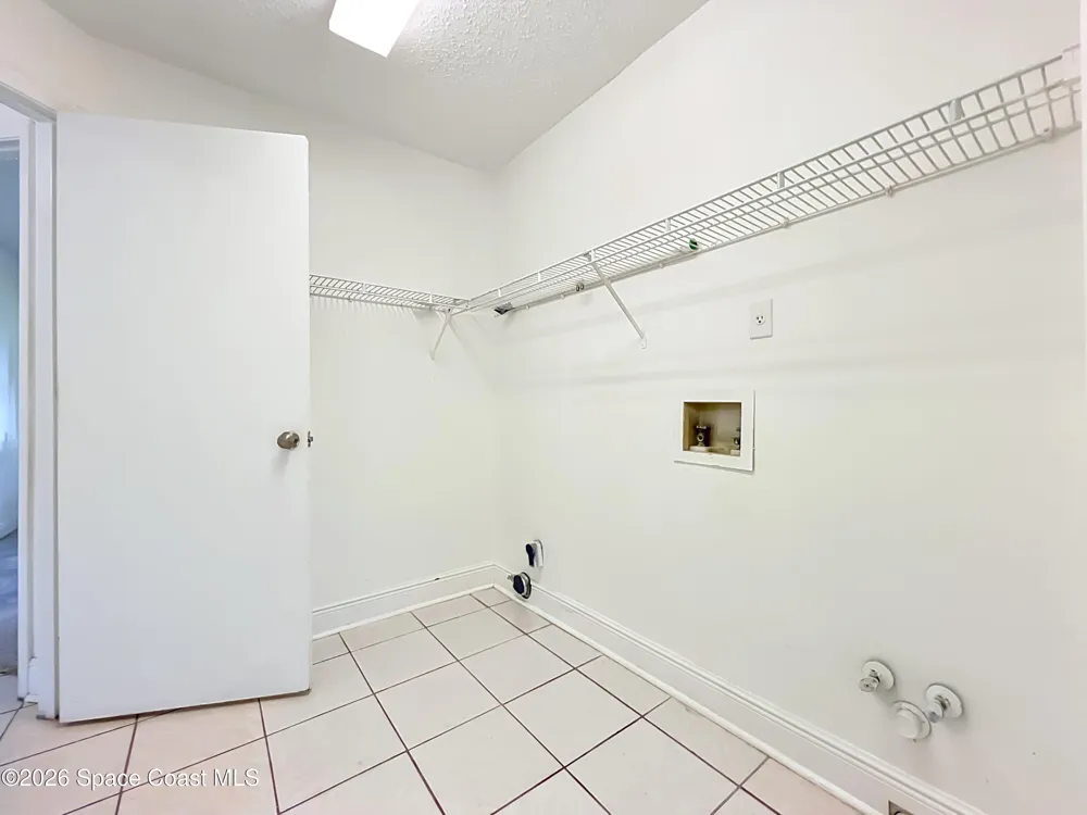 2645 Rolling Broak Drive Orlando, FL 32837
