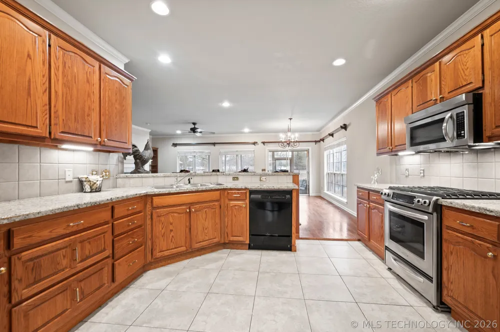7909 E Freeport Place Broken Arrow, OK 74014