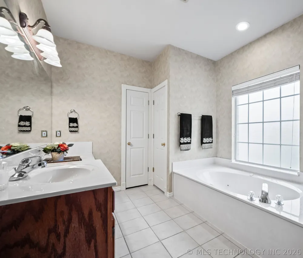7909 E Freeport Place Broken Arrow, OK 74014