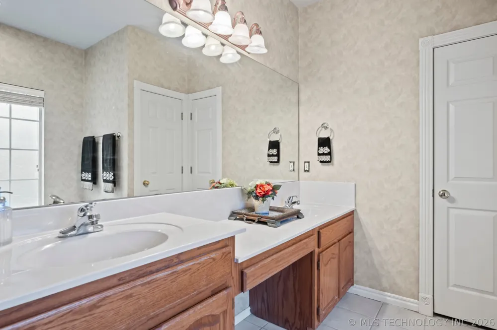 7909 E Freeport Place Broken Arrow, OK 74014