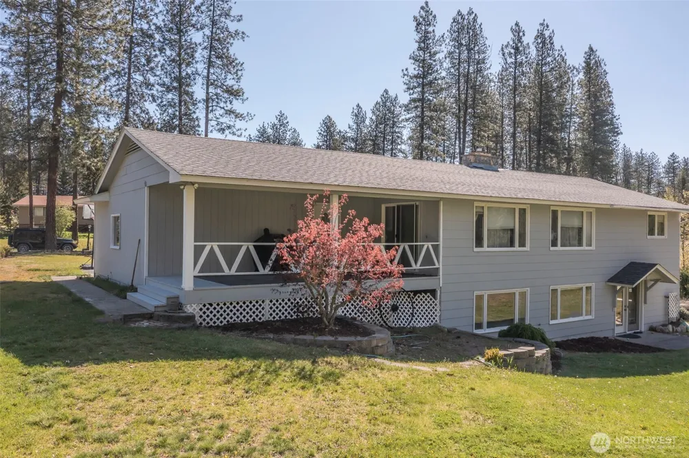 1140 S Pine Street Kettle Falls, WA 99141