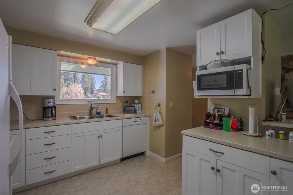 1140 S Pine Street Kettle Falls, WA 99141