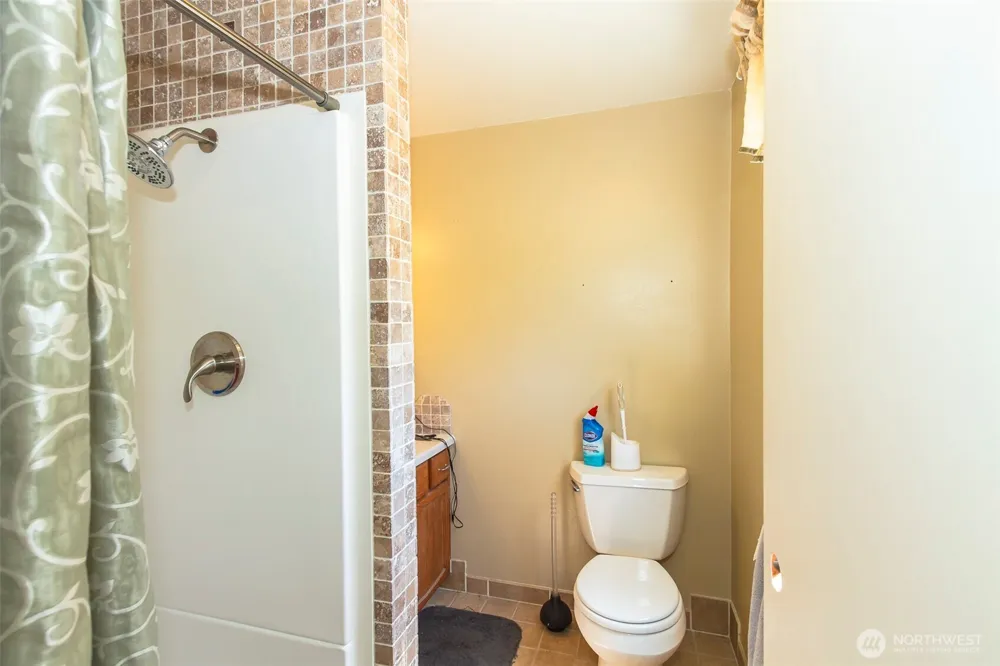 1140 S Pine Street Kettle Falls, WA 99141