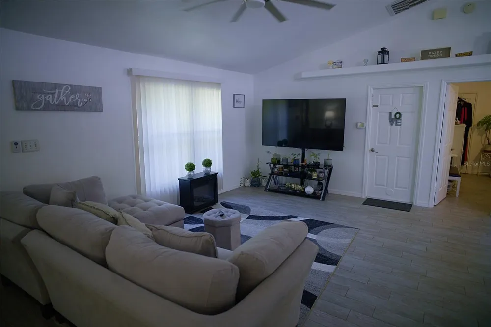 408 RAYMOND STREET Minneola, FL 34715