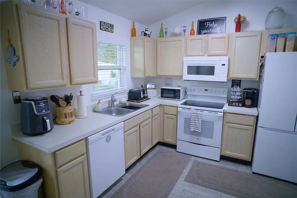 408 RAYMOND STREET Minneola, FL 34715