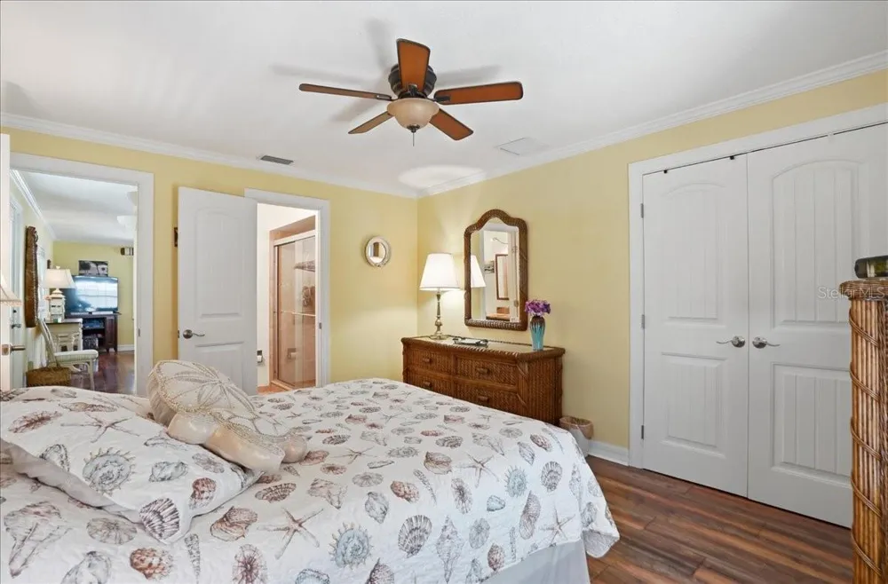 2811 GULF DRIVE Holmes Beach, FL 34217