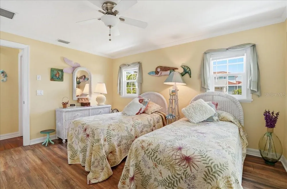 2811 GULF DRIVE Holmes Beach, FL 34217