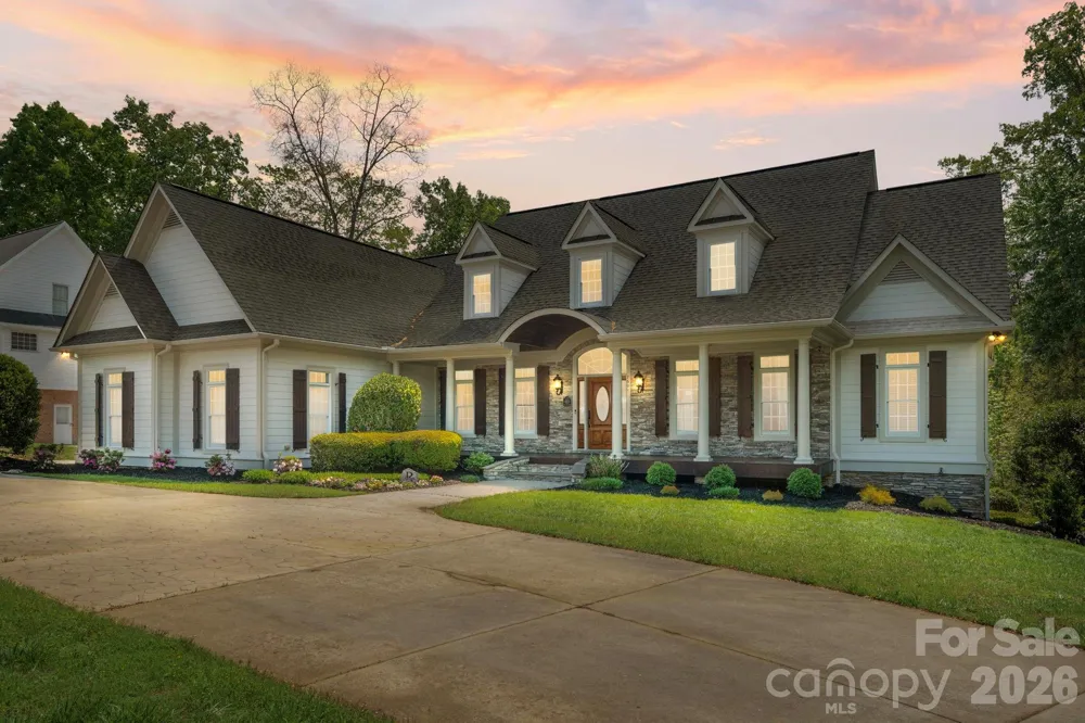 7601 Crossing Ridge Drive Belews Creek, NC 27009