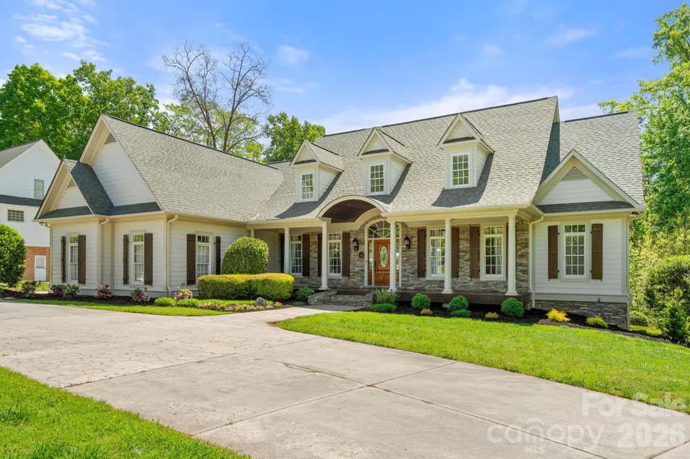 7601 Crossing Ridge Drive Belews Creek, NC 27009