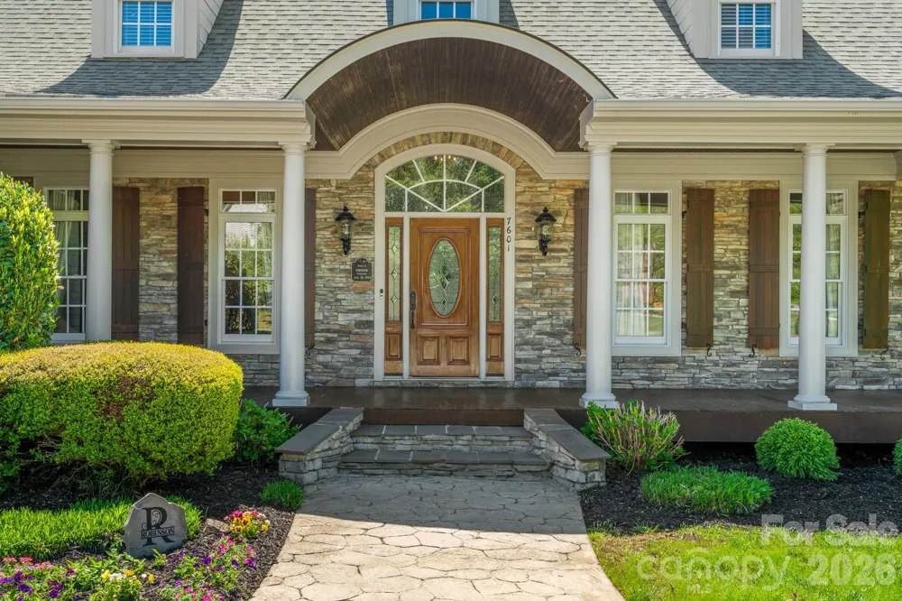 7601 Crossing Ridge Drive Belews Creek, NC 27009