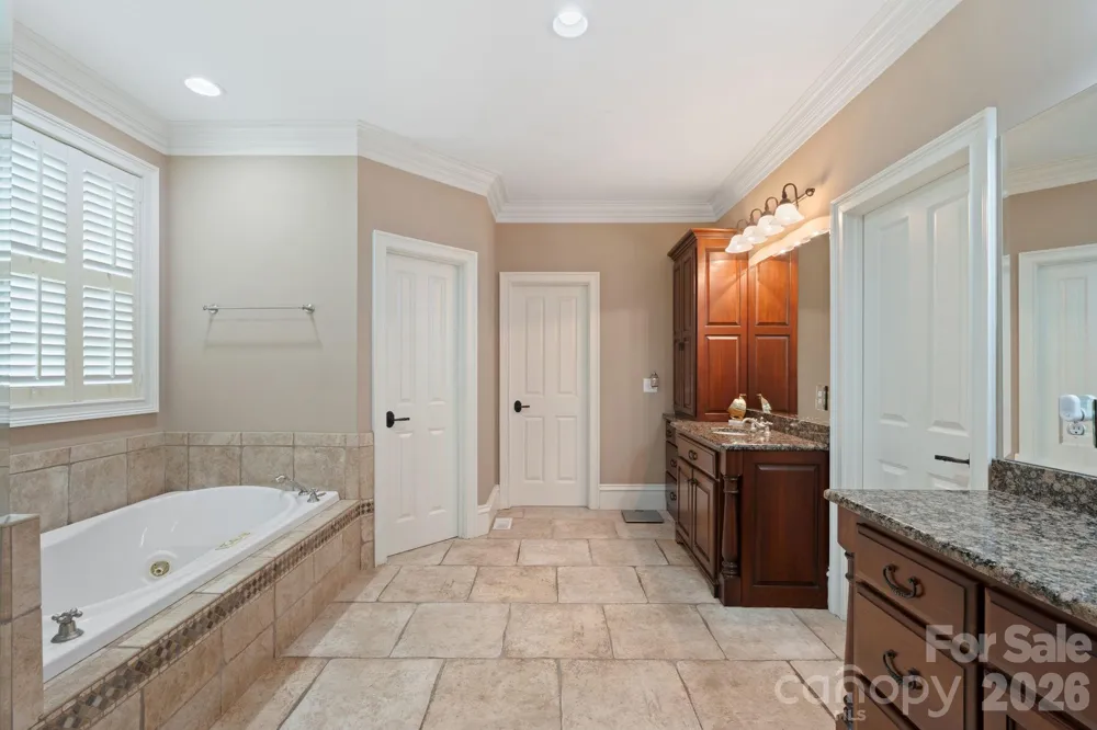 7601 Crossing Ridge Drive Belews Creek, NC 27009