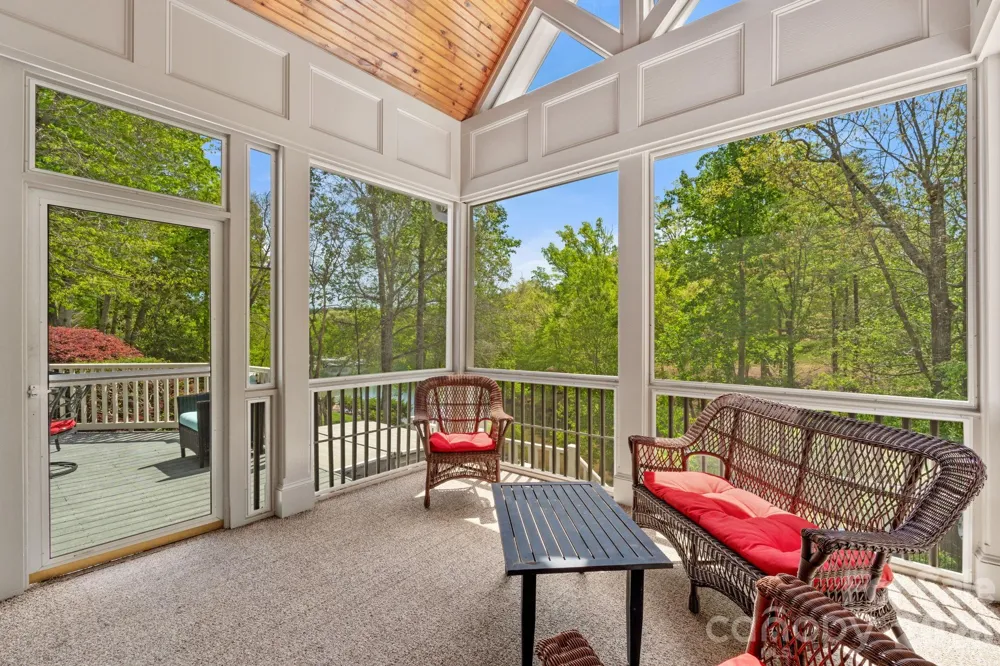7601 Crossing Ridge Drive Belews Creek, NC 27009
