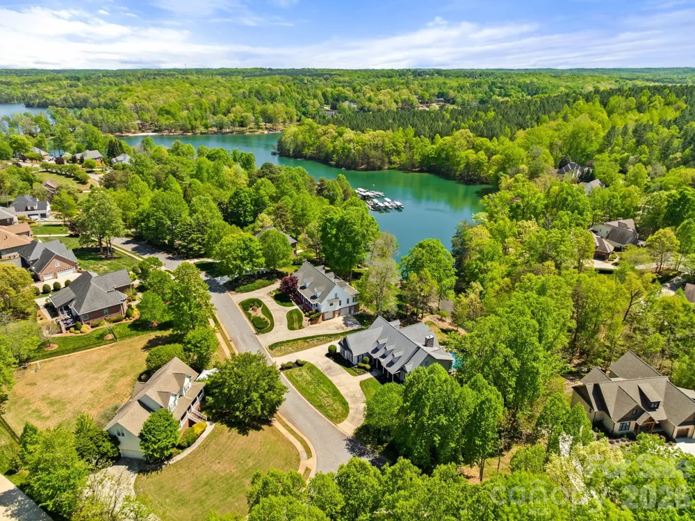 7601 Crossing Ridge Drive Belews Creek, NC 27009