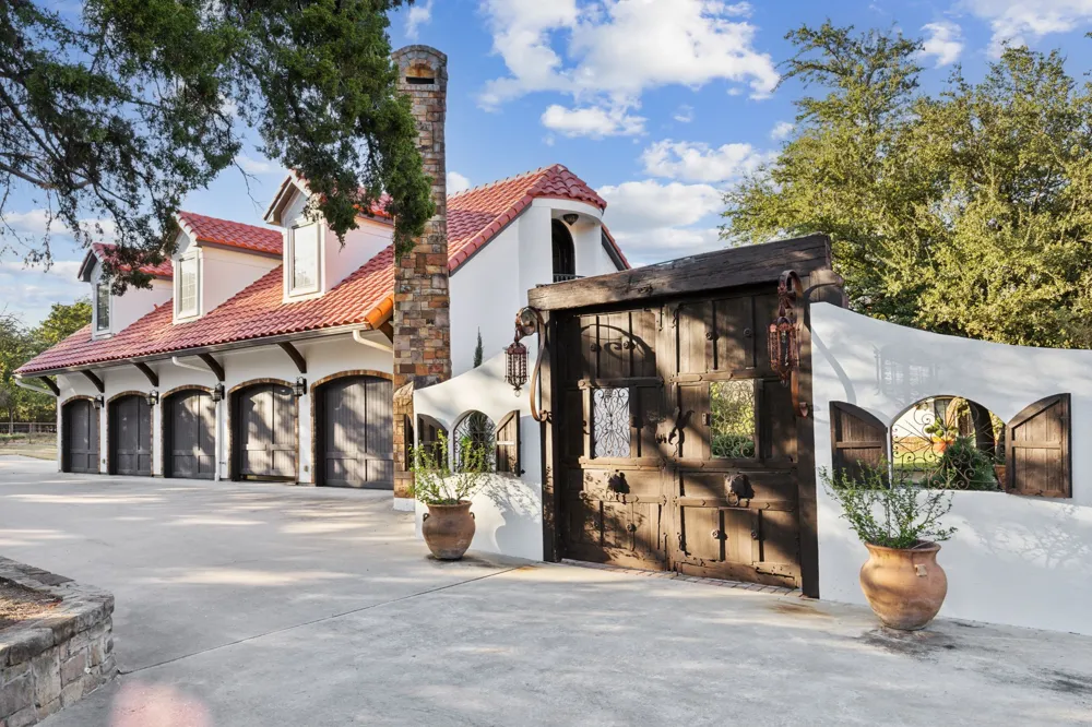 1900 Shady Oaks Drive Southlake, TX 76092