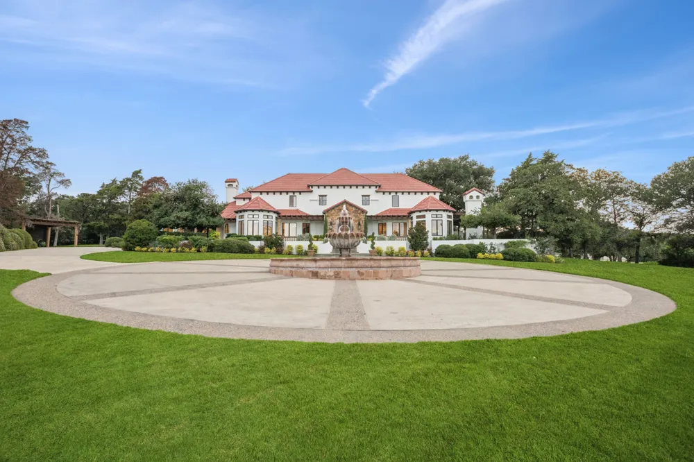 1900 Shady Oaks Drive Southlake, TX 76092