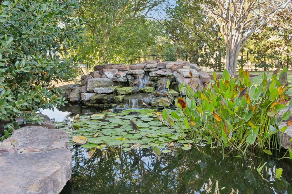 1900 Shady Oaks Drive Southlake, TX 76092