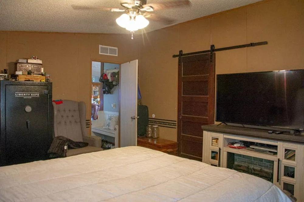 1766 Fm 2104 Paige, TX 78659