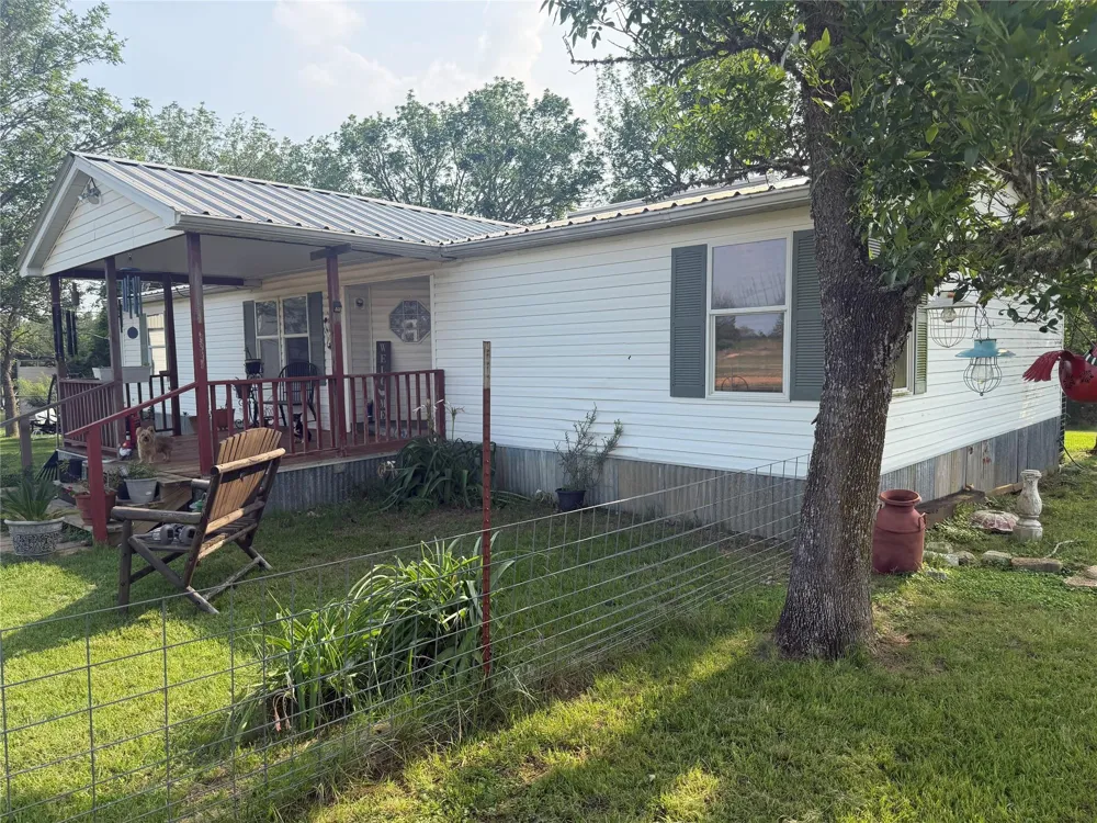 1766 Fm 2104 Paige, TX 78659