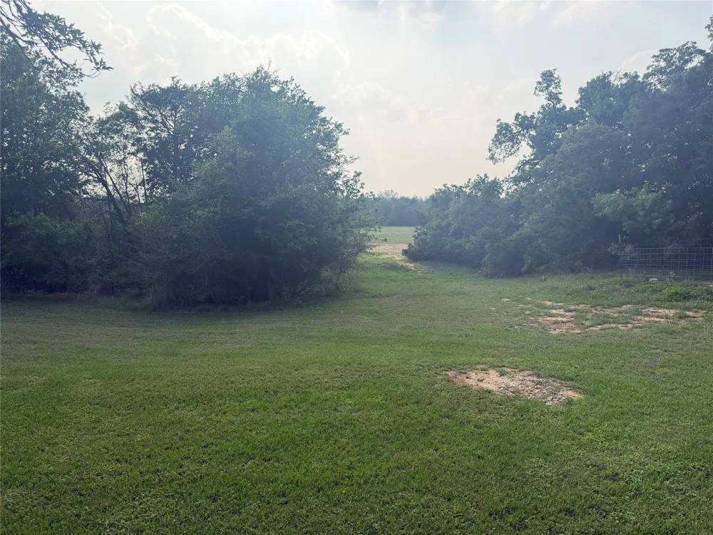 1766 Fm 2104 Paige, TX 78659