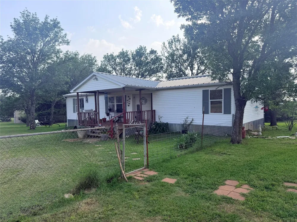 1766 Fm 2104 Paige, TX 78659