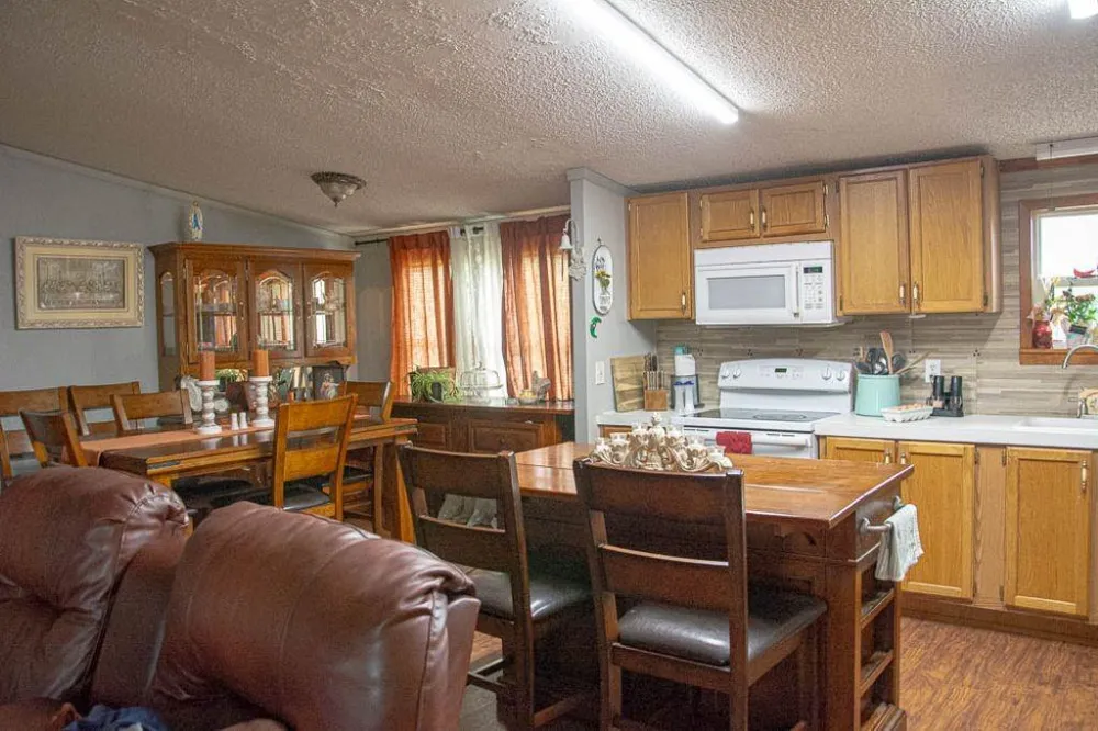 1766 Fm 2104 Paige, TX 78659
