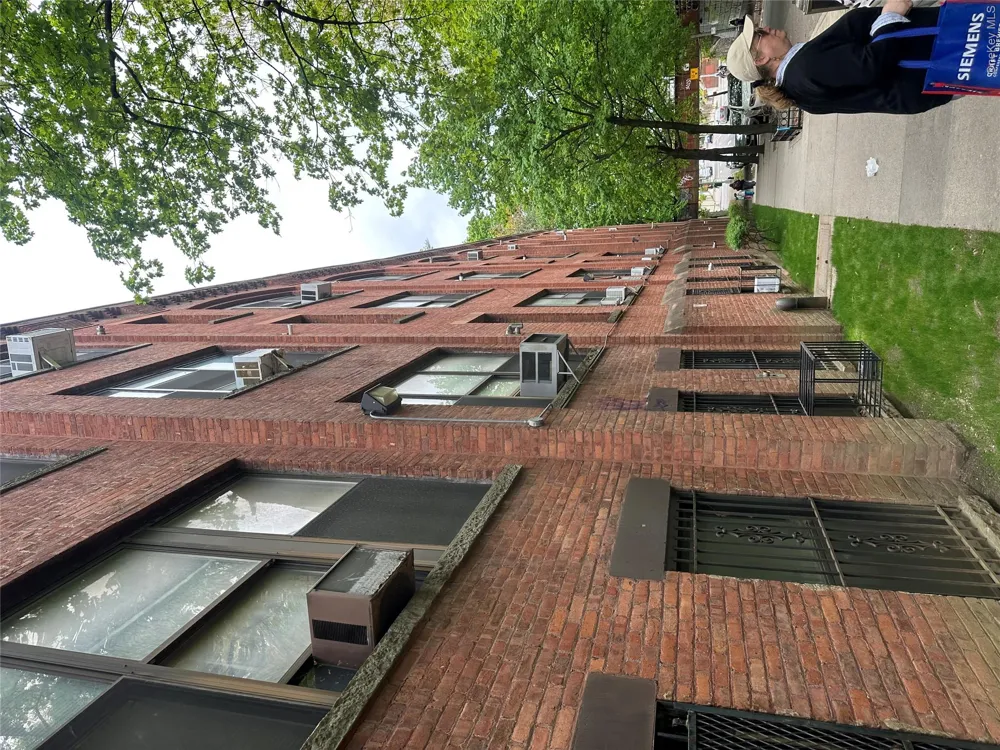 8410 101 STREET Richmond Hill, NY 11418
