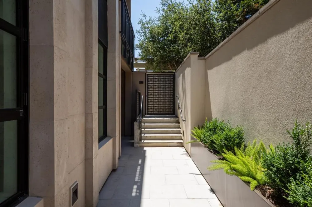 450 FIRST STREET #109 Los Altos, CA 94022