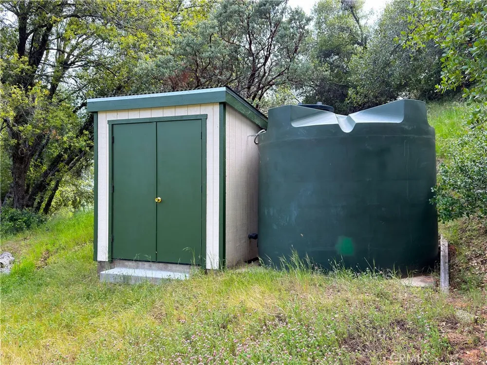 5603 Clouds Rest Road Mariposa, CA 95338