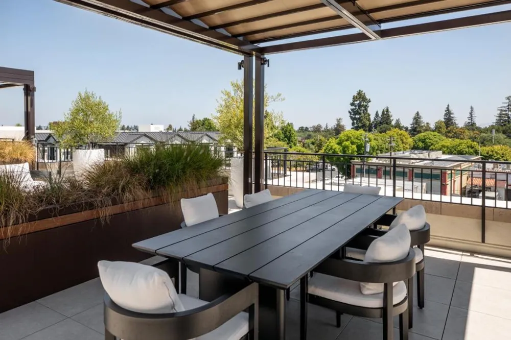 450 First #106 Los Altos, CA 94022