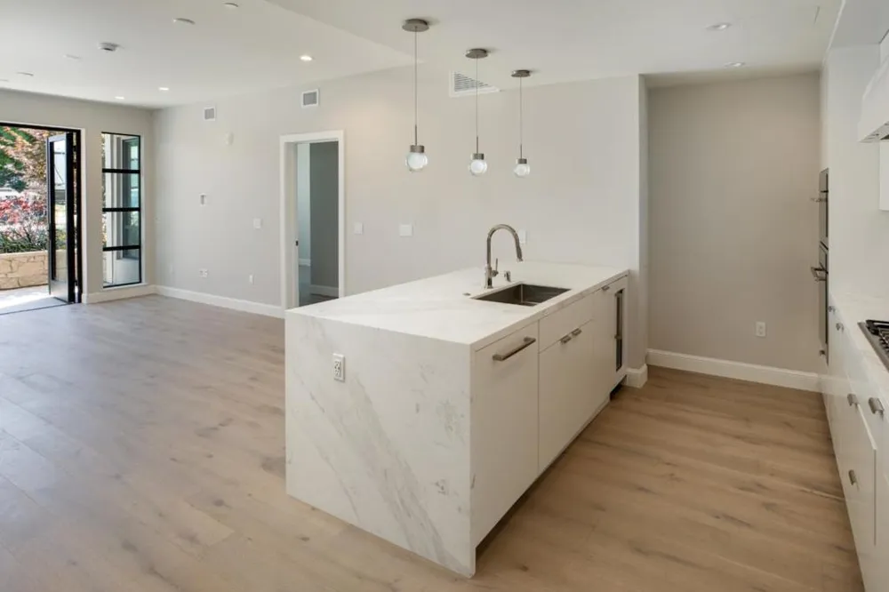 450 First #106 Los Altos, CA 94022