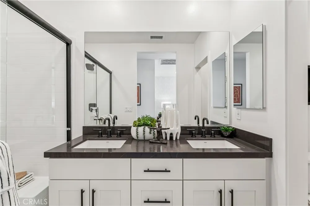 12151 Victory Garden Grove, CA 92840