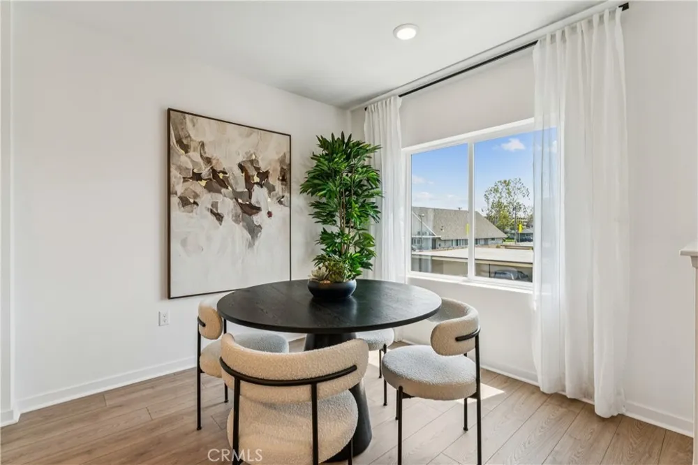 12151 Victory Garden Grove, CA 92840