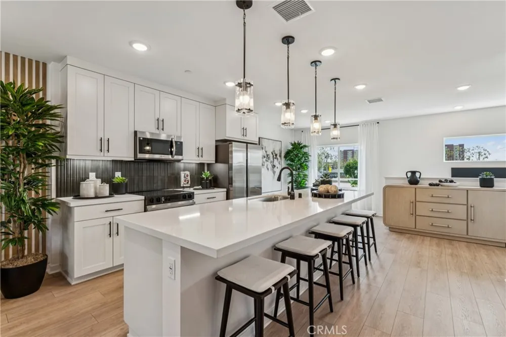 12151 Victory Garden Grove, CA 92840