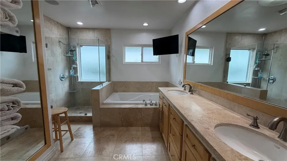 5855 Shirley Avenue Tarzana, CA 91356