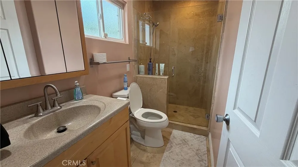 5855 Shirley Avenue Tarzana, CA 91356