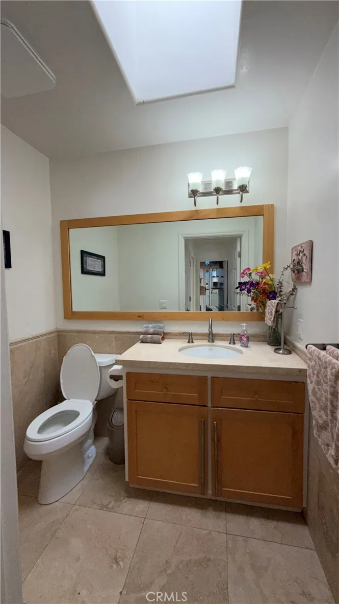 5855 Shirley Avenue Tarzana, CA 91356