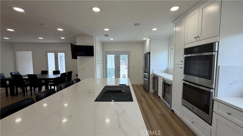 5855 Shirley Avenue Tarzana, CA 91356