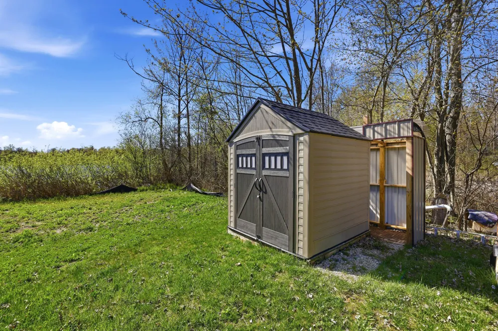 6059 Terry Drive Six Lakes, MI 48886